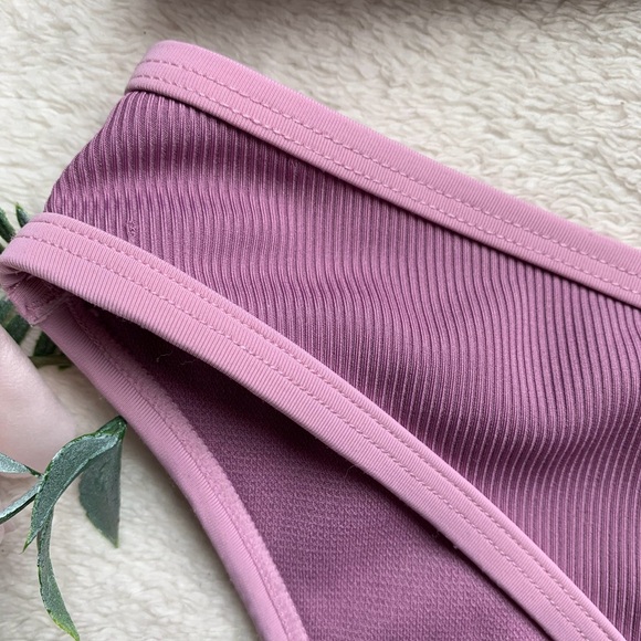 La Vie En Rose V-Neck Ribbed Bikini Set - Picture 9 of 15